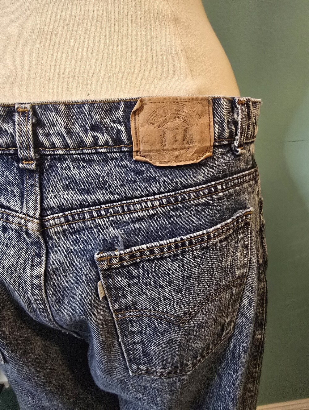 Authentic 1980's Levi's 505 Acid Wash Jeans with Paper Tag - Picture 4 of 7